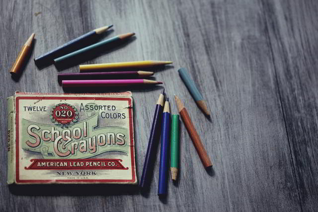 Teaching Resources: School crayons